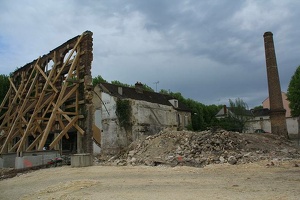 Sens Mai 2014 Destruction d'une usine