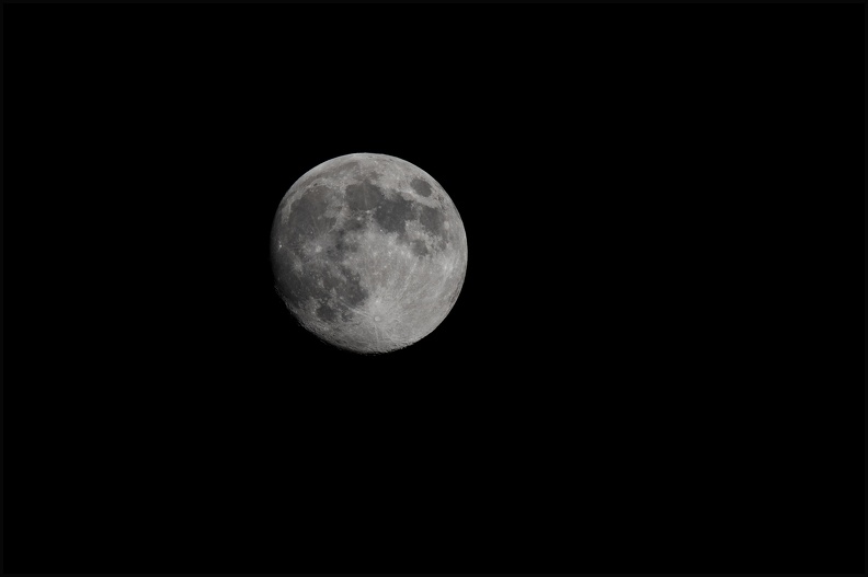 Lune entière assemblage contour.jpg